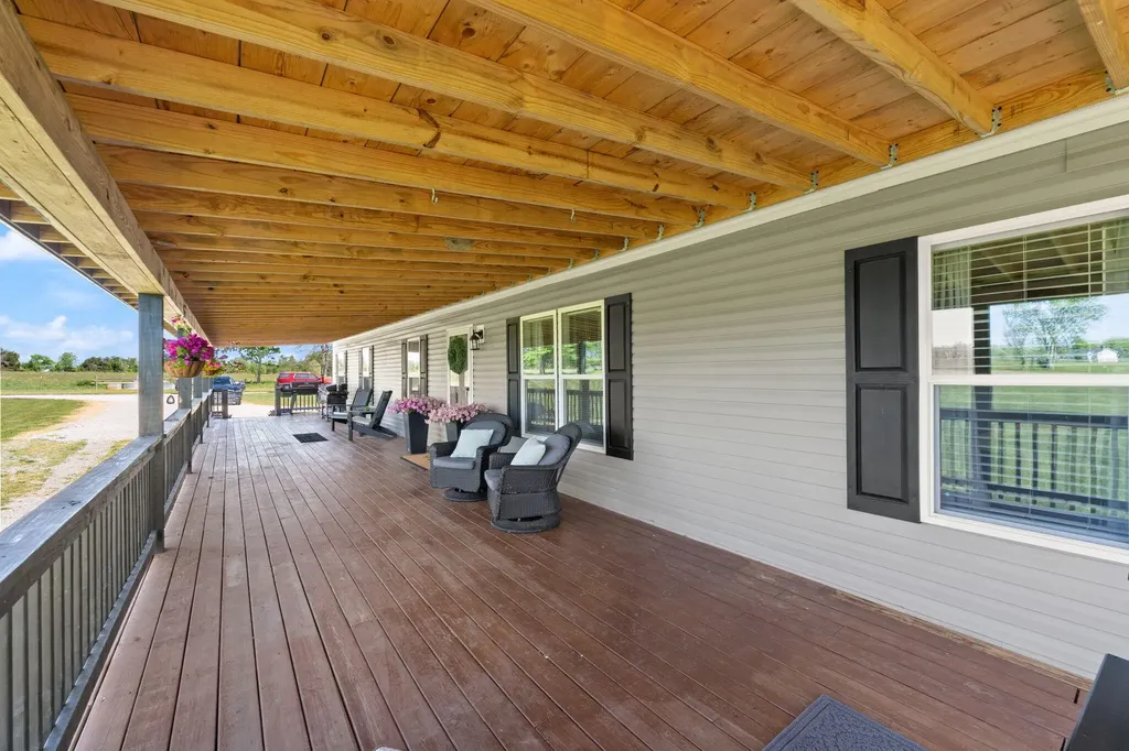 132 Pinetop Road Russell Springs KY 42642