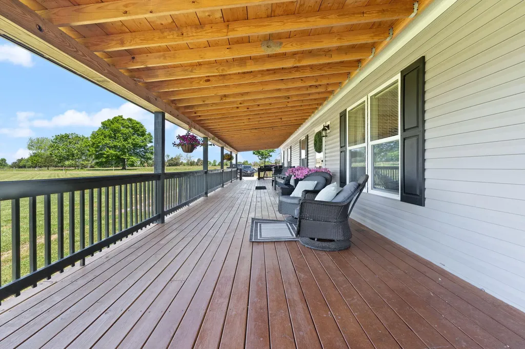 132 Pinetop Road Russell Springs KY 42642