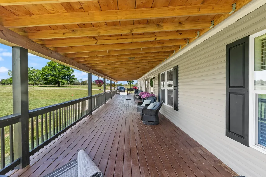 132 Pinetop Road Russell Springs KY 42642