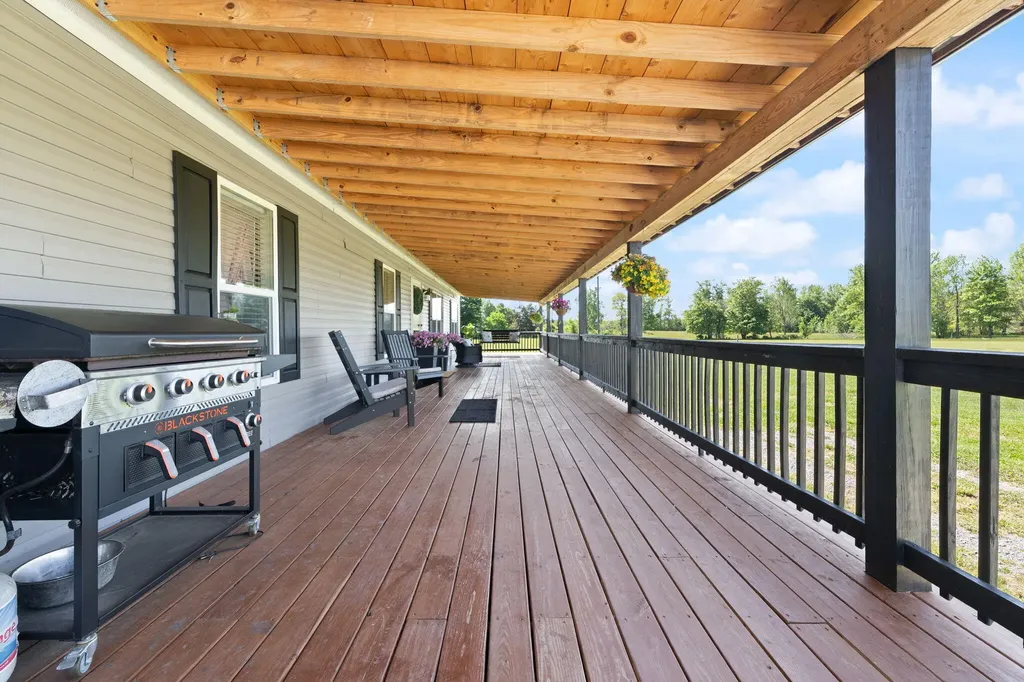 132 Pinetop Road Russell Springs KY 42642