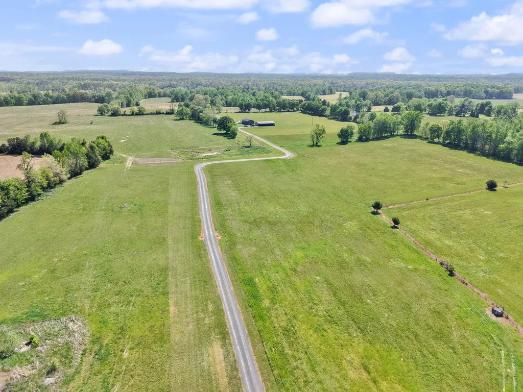 132 Pinetop Road Russell Springs KY 42642