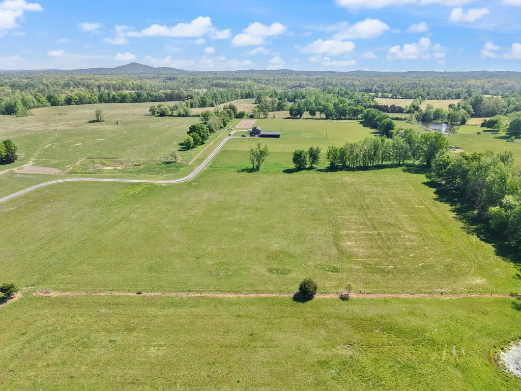 132 Pinetop Road Russell Springs KY 42642