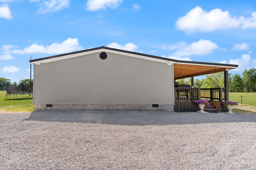 132 Pinetop Road Russell Springs KY 42642