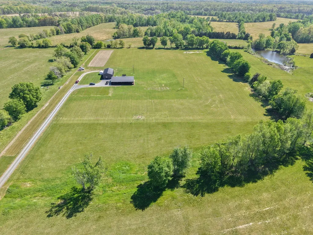 132 Pinetop Road Russell Springs KY 42642