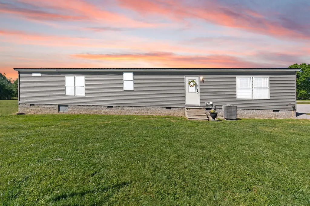 132 Pinetop Road Russell Springs KY 42642