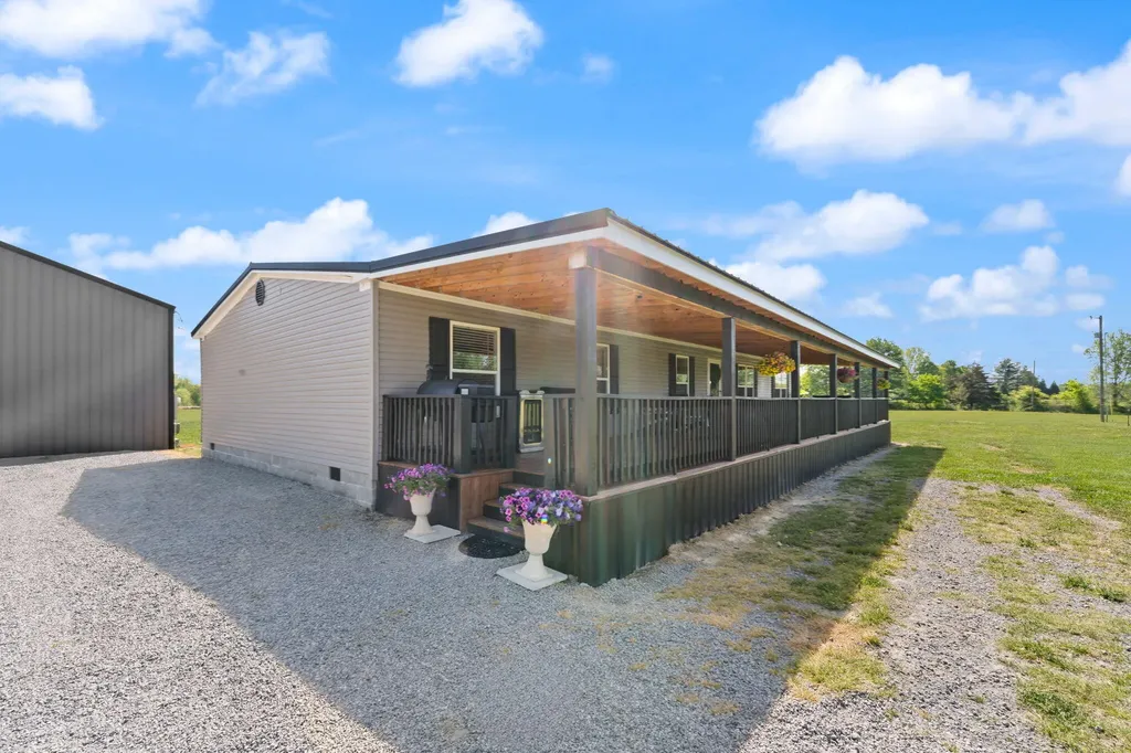 132 Pinetop Road Russell Springs KY 42642