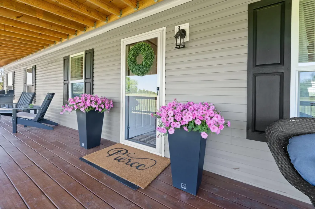 132 Pinetop Road Russell Springs KY 42642