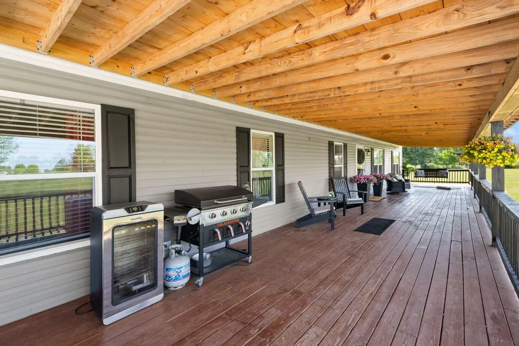132 Pinetop Road Russell Springs KY 42642