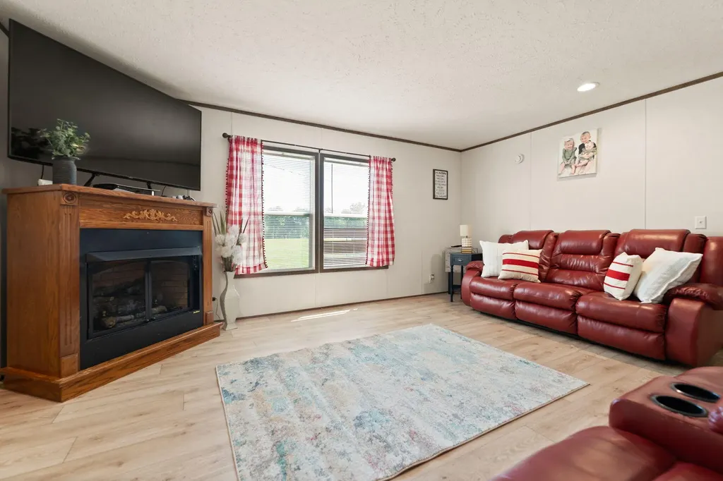 132 Pinetop Road Russell Springs KY 42642
