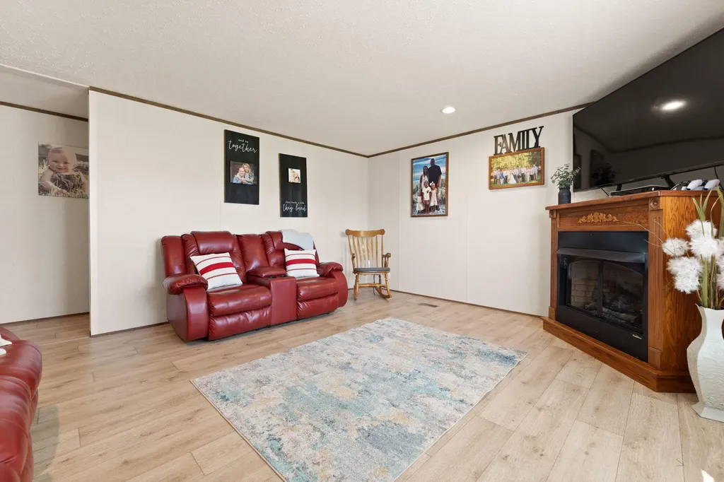 132 Pinetop Road Russell Springs KY 42642