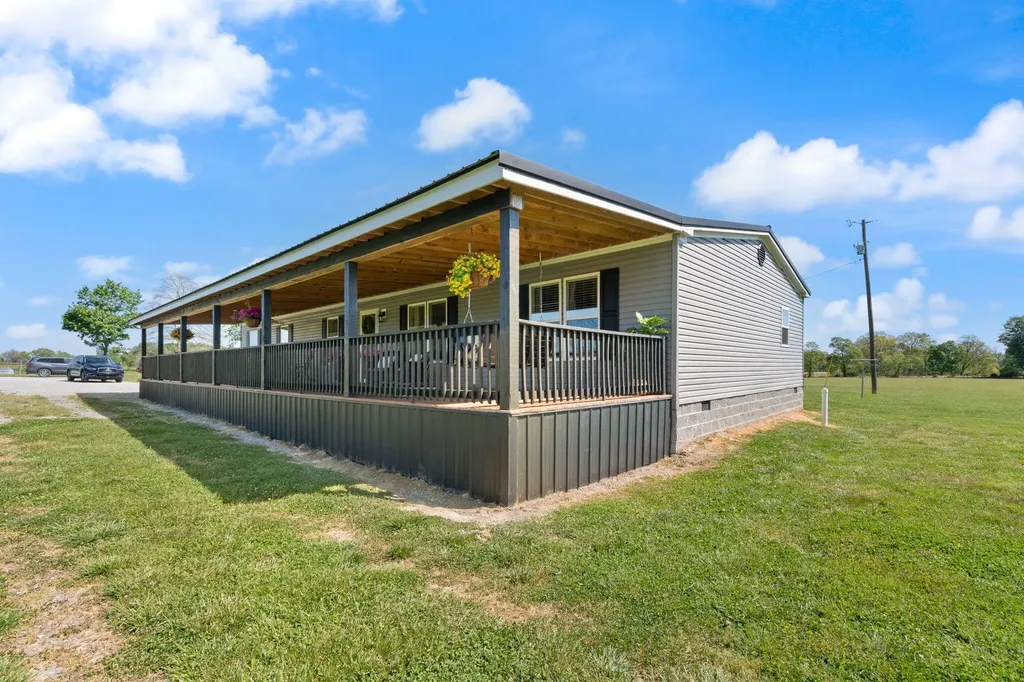 132 Pinetop Road Russell Springs KY 42642