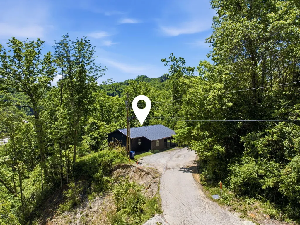 240 Robbie Ridge Road Stanton KY 40380