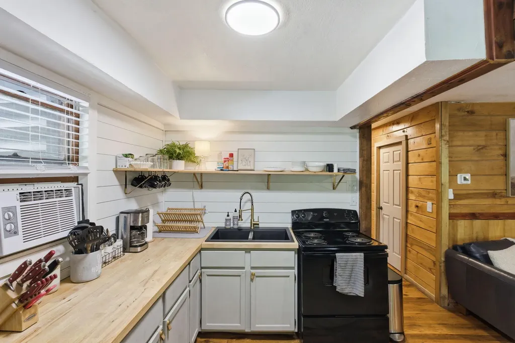 240 Robbie Ridge Road Stanton KY 40380