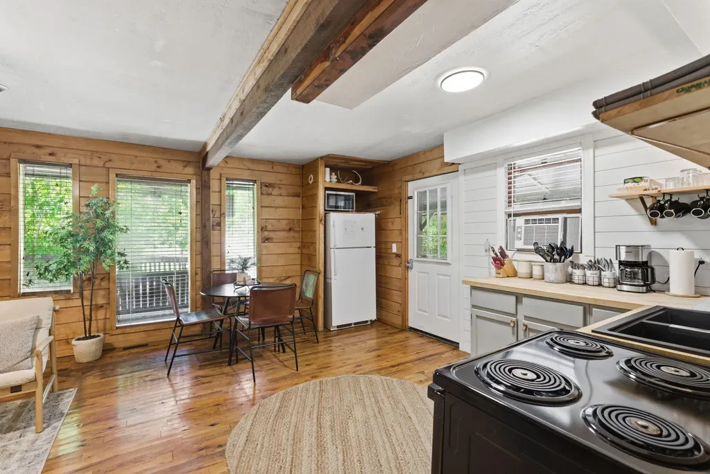 240 Robbie Ridge Road Stanton KY 40380