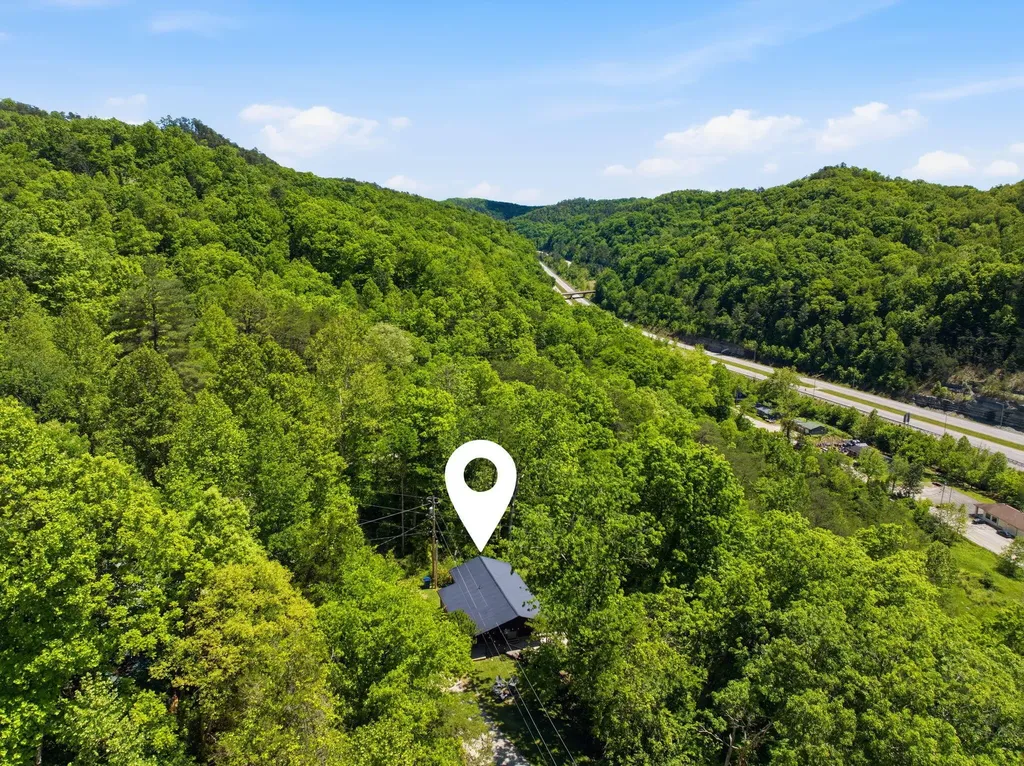 240 Robbie Ridge Road Stanton KY 40380