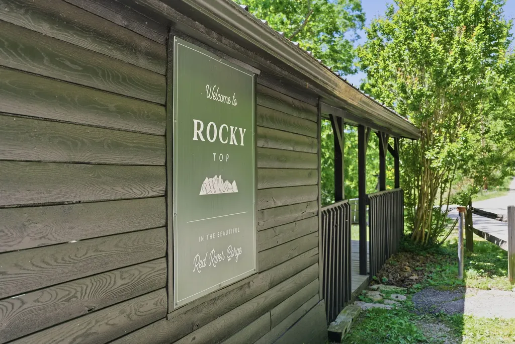 240 Robbie Ridge Road Stanton KY 40380