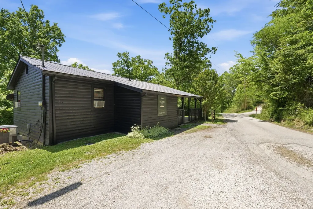 240 Robbie Ridge Road Stanton KY 40380