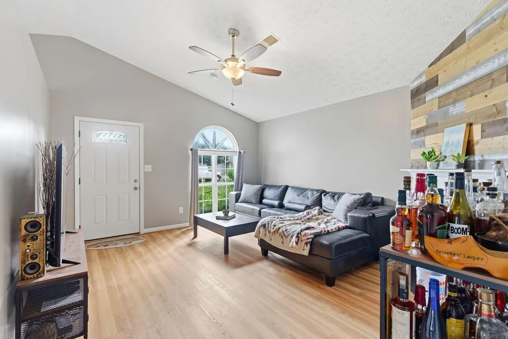 2137 Curtiswood Drive Lexington KY 40505