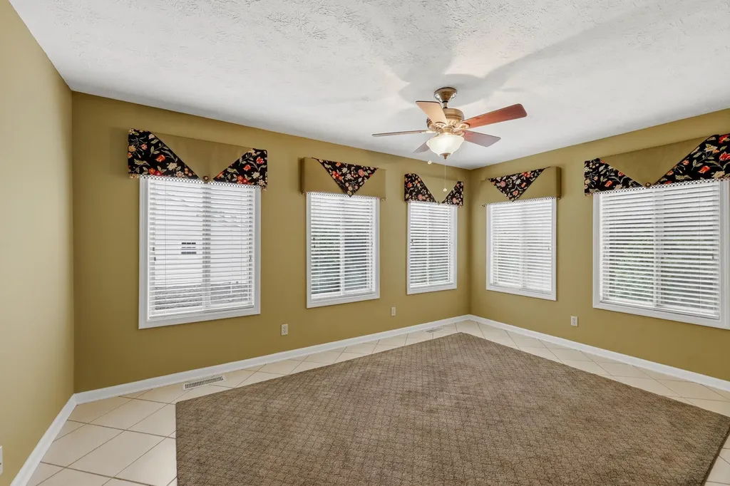 3504 Cheddington Lane Lexington KY 40502