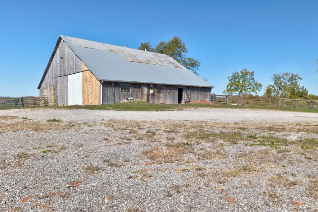 1332 Paris Road Mt Sterling KY 40353