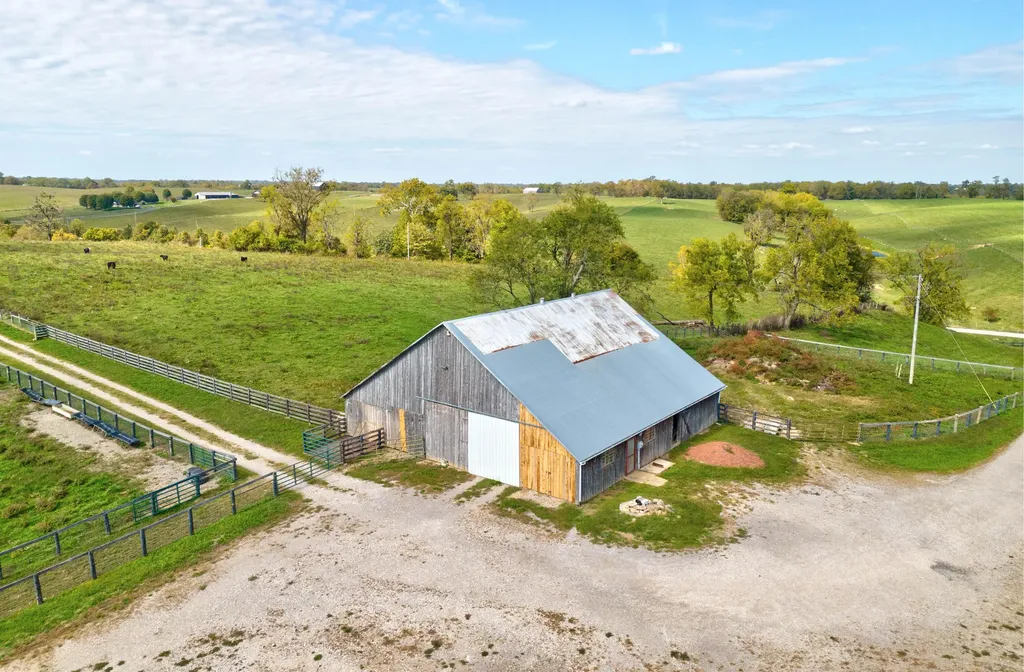 1332 Paris Road Mt Sterling KY 40353