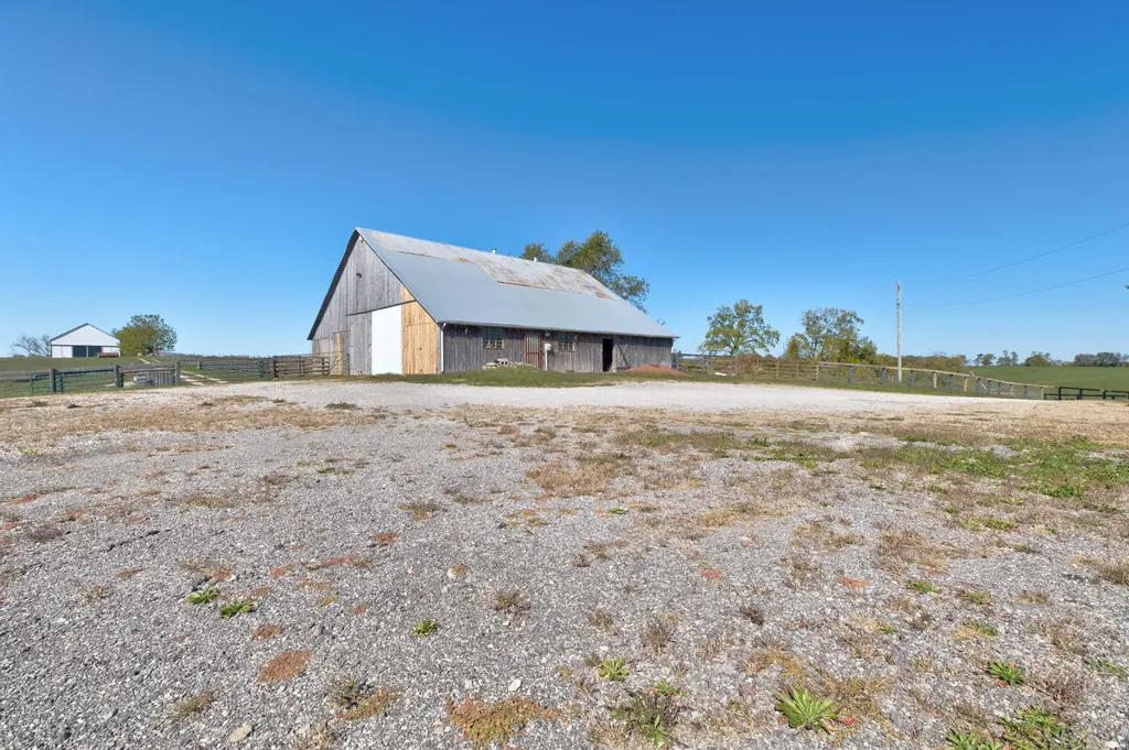 1332 Paris Road Mt Sterling KY 40353