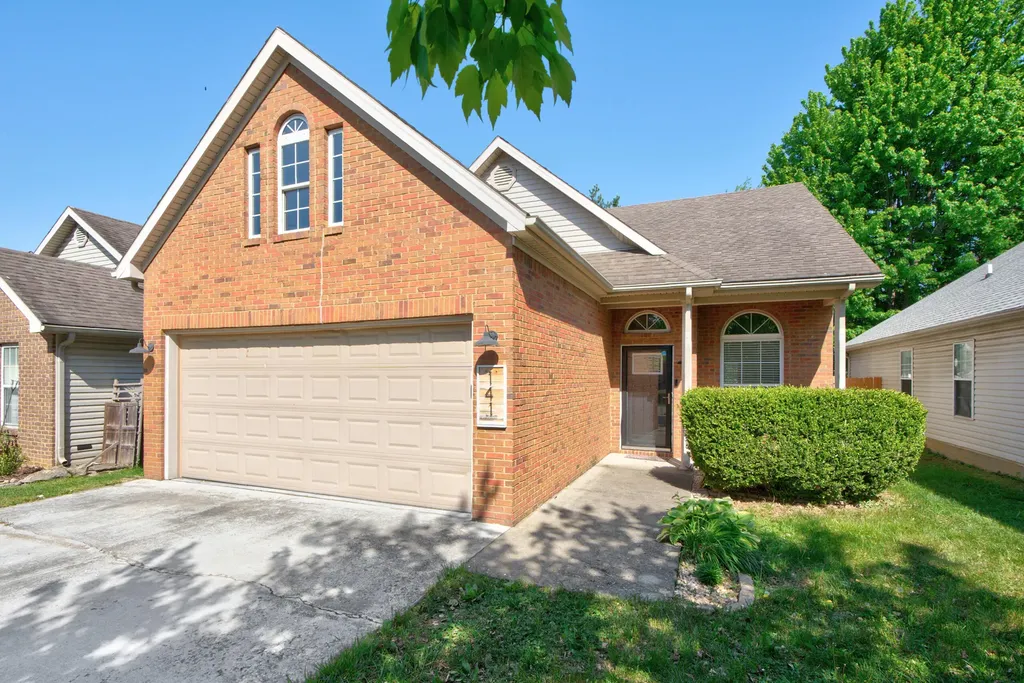 141 Leatherwood Lane Lexington KY 40511