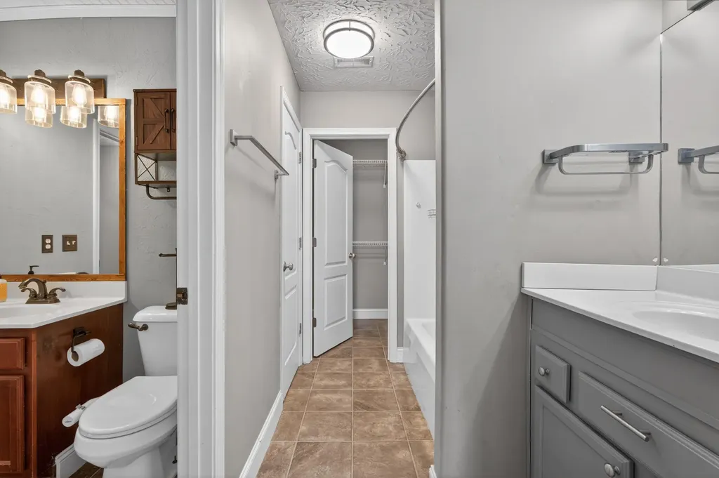141 Leatherwood Lane Lexington KY 40511