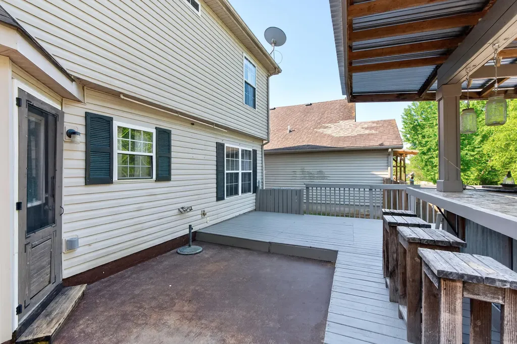 141 Leatherwood Lane Lexington KY 40511