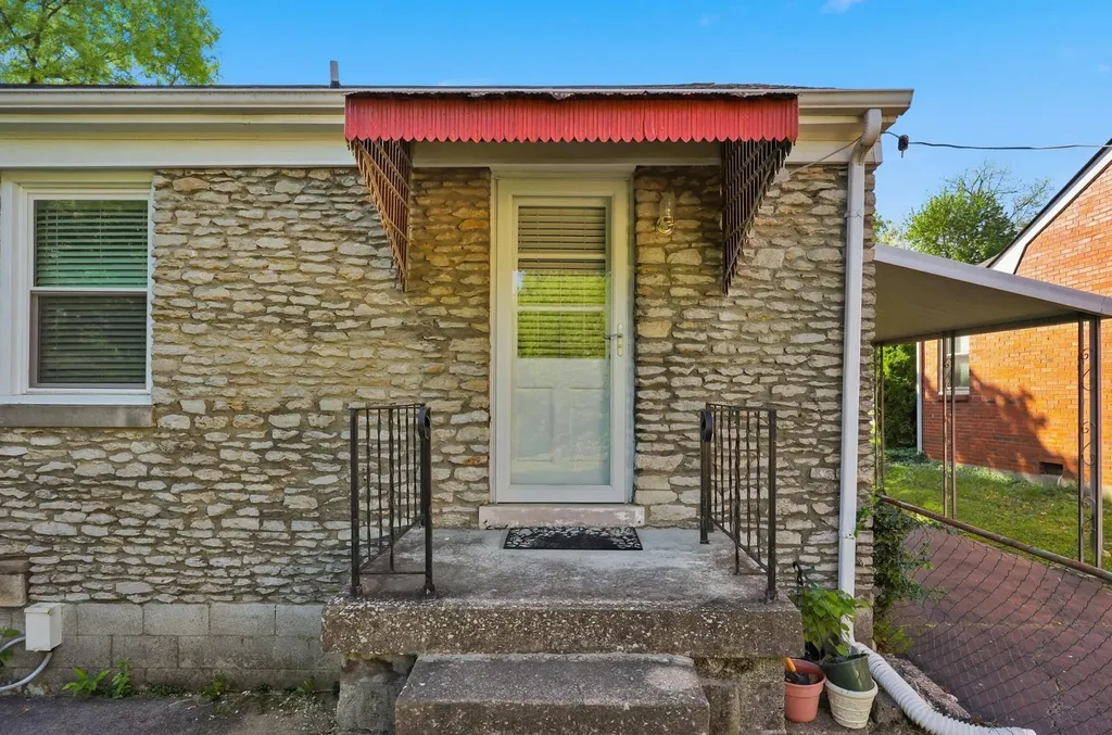 263 Bassett Avenue Lexington KY 40502