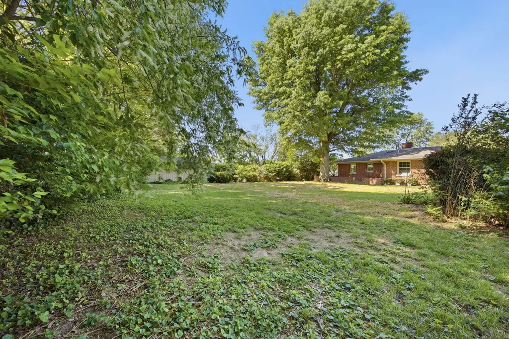 122 Meadowlark Drive Richmond KY 40475