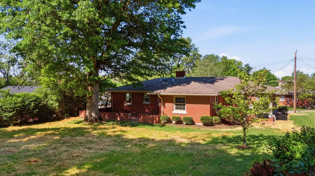 122 Meadowlark Drive Richmond KY 40475