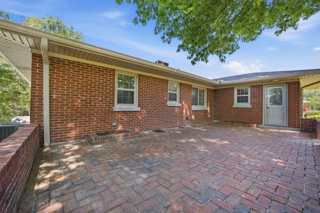 122 Meadowlark Drive Richmond KY 40475