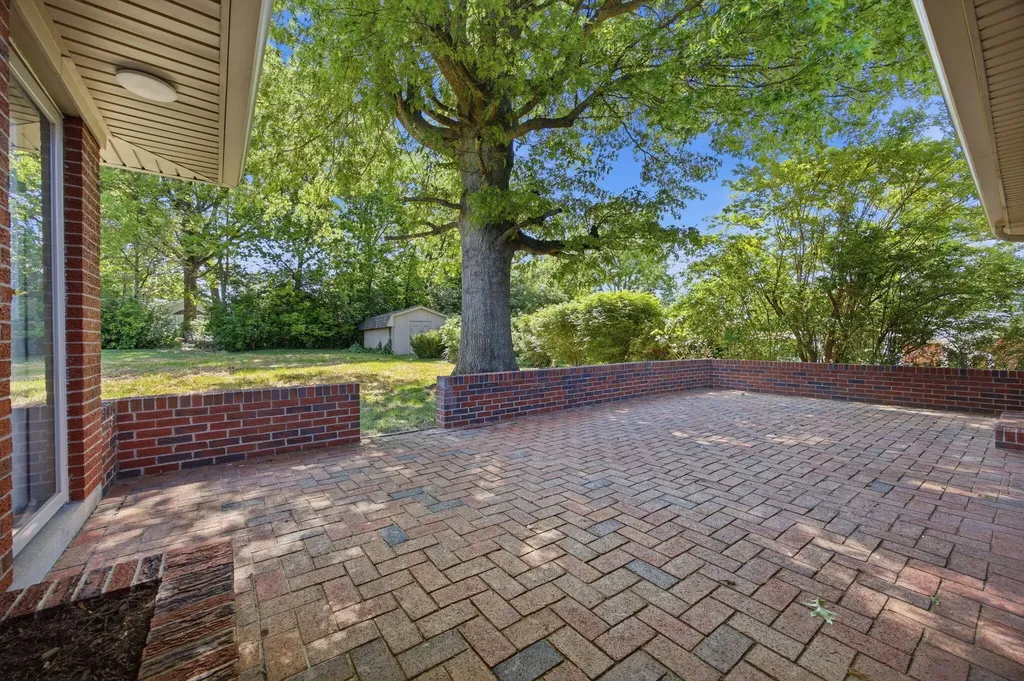 122 Meadowlark Drive Richmond KY 40475