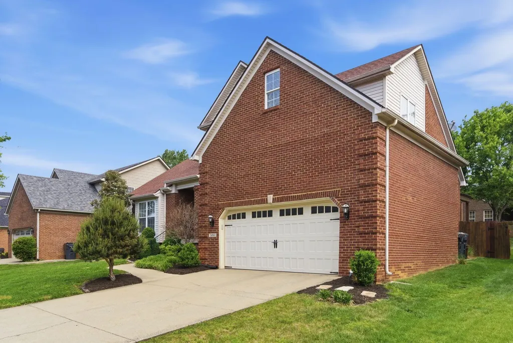 3261 Sebastian Lane Lexington KY 40513