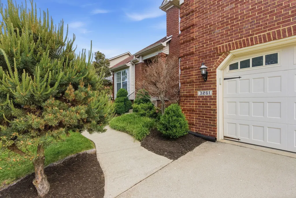 3261 Sebastian Lane Lexington KY 40513