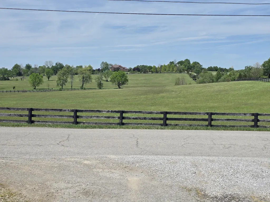 6655 Delaney Ferry Extended Versailles KY 40383