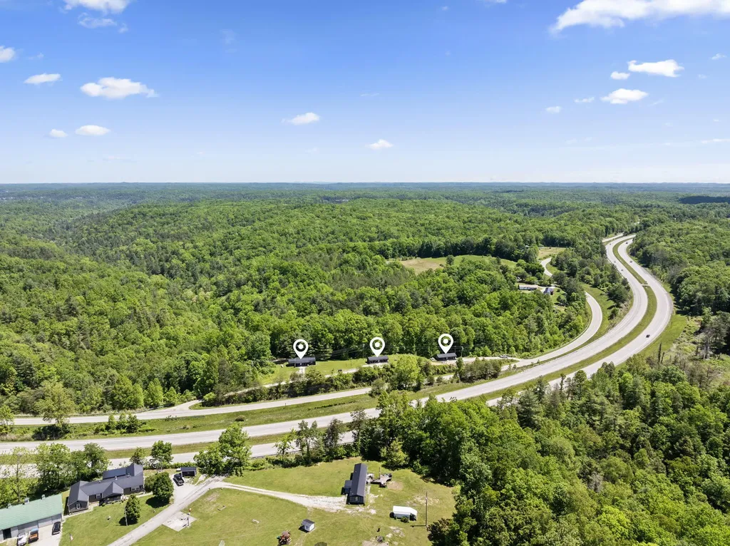 8086, 8222, 8225 Highway 15 Pine Ridge KY 41360