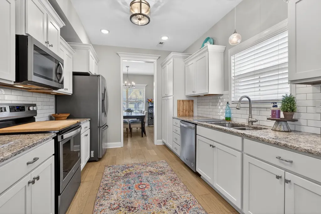 1065 Sawgrass Cove Lexington KY 40509
