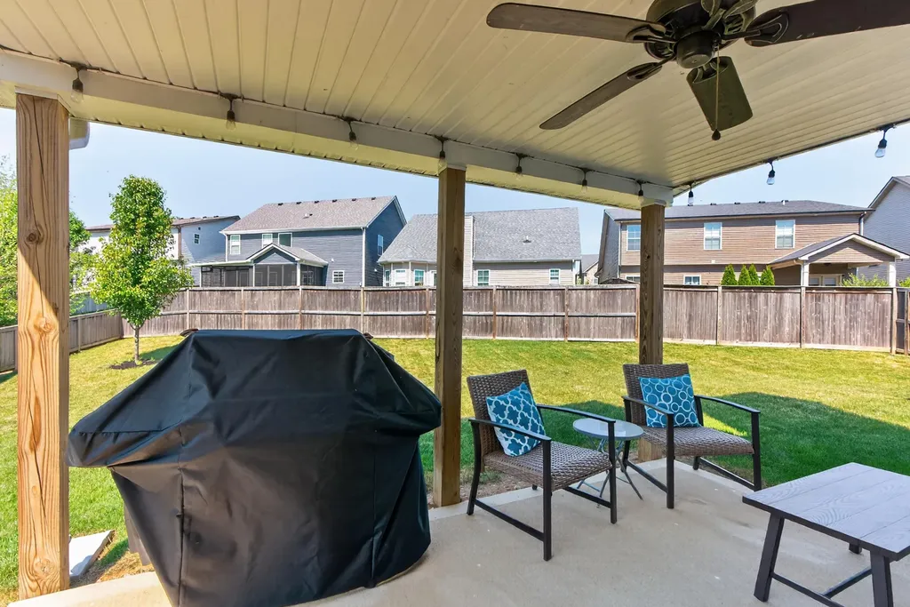 1065 Sawgrass Cove Lexington KY 40509