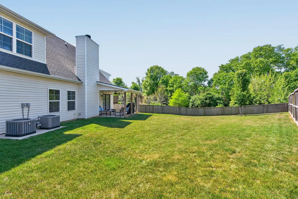 1065 Sawgrass Cove Lexington KY 40509