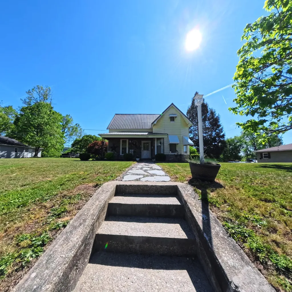 286 Broadway Street Irvine KY 40336