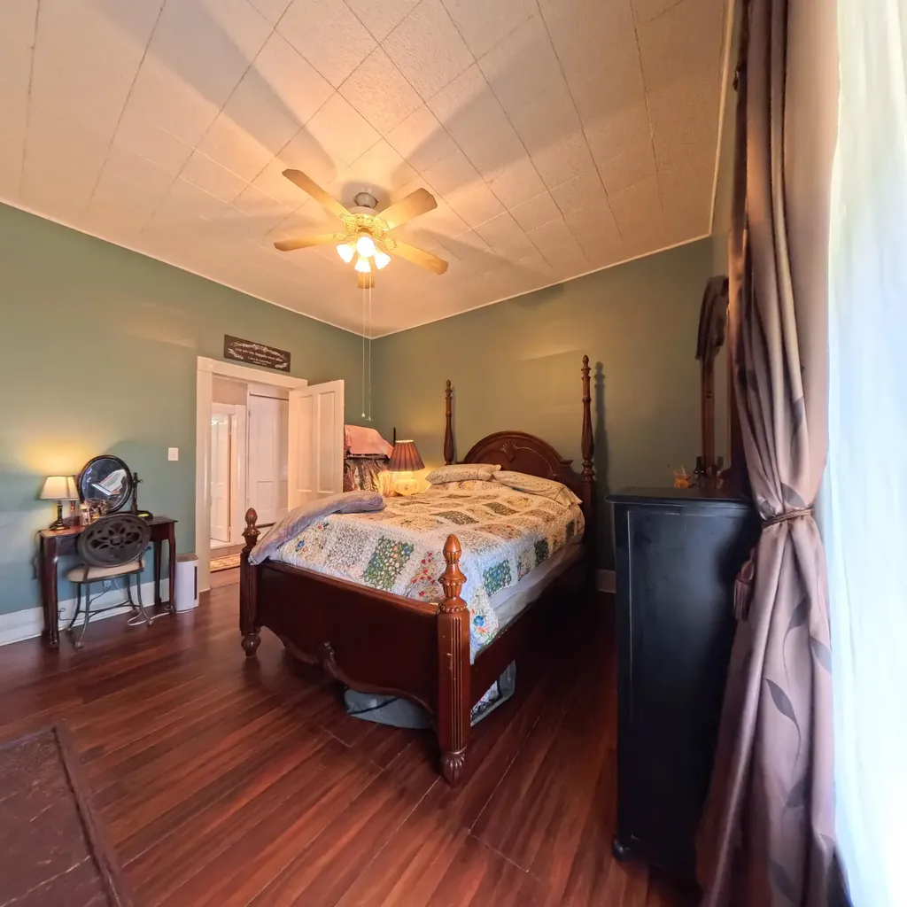 286 Broadway Street Irvine KY 40336
