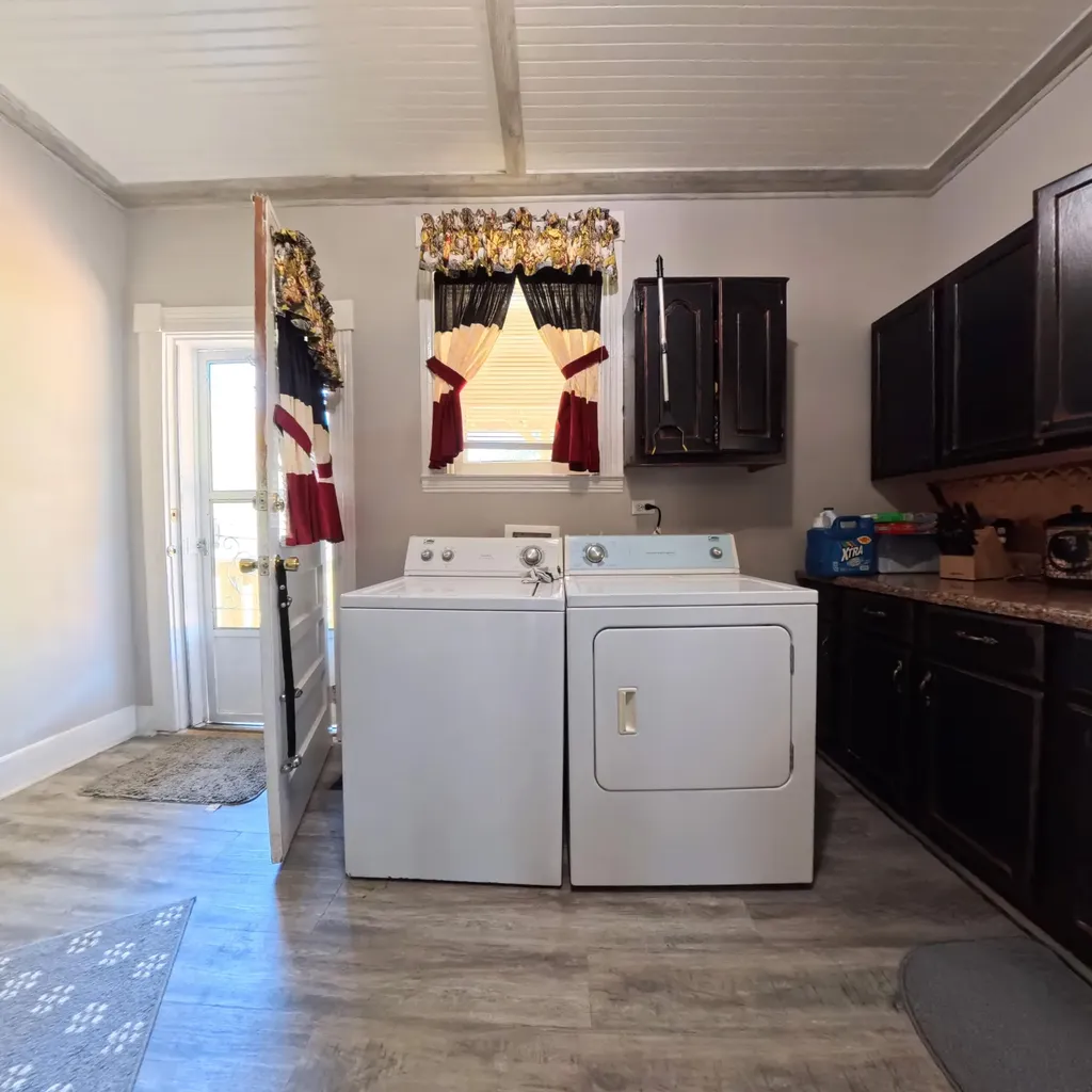 286 Broadway Street Irvine KY 40336