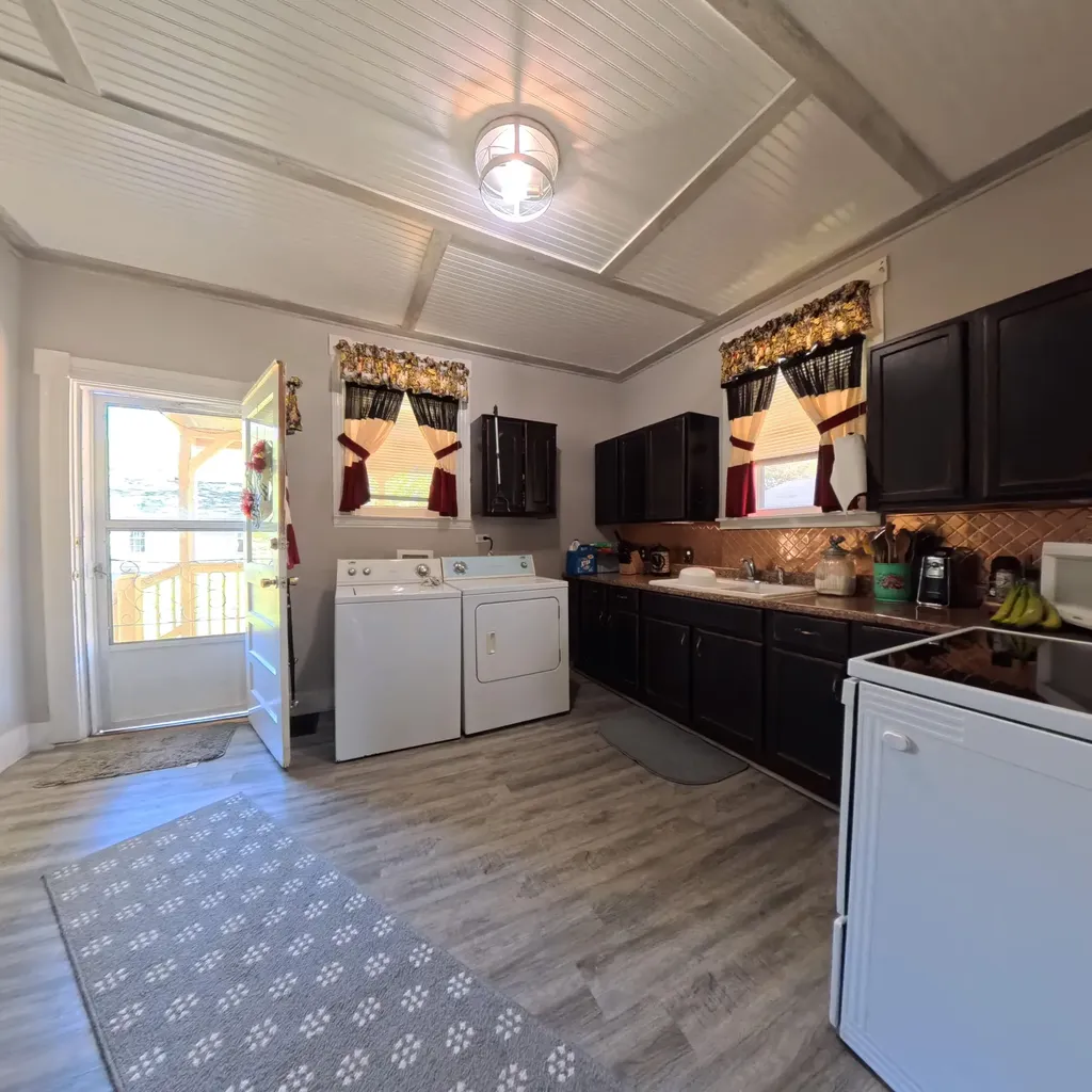 286 Broadway Street Irvine KY 40336
