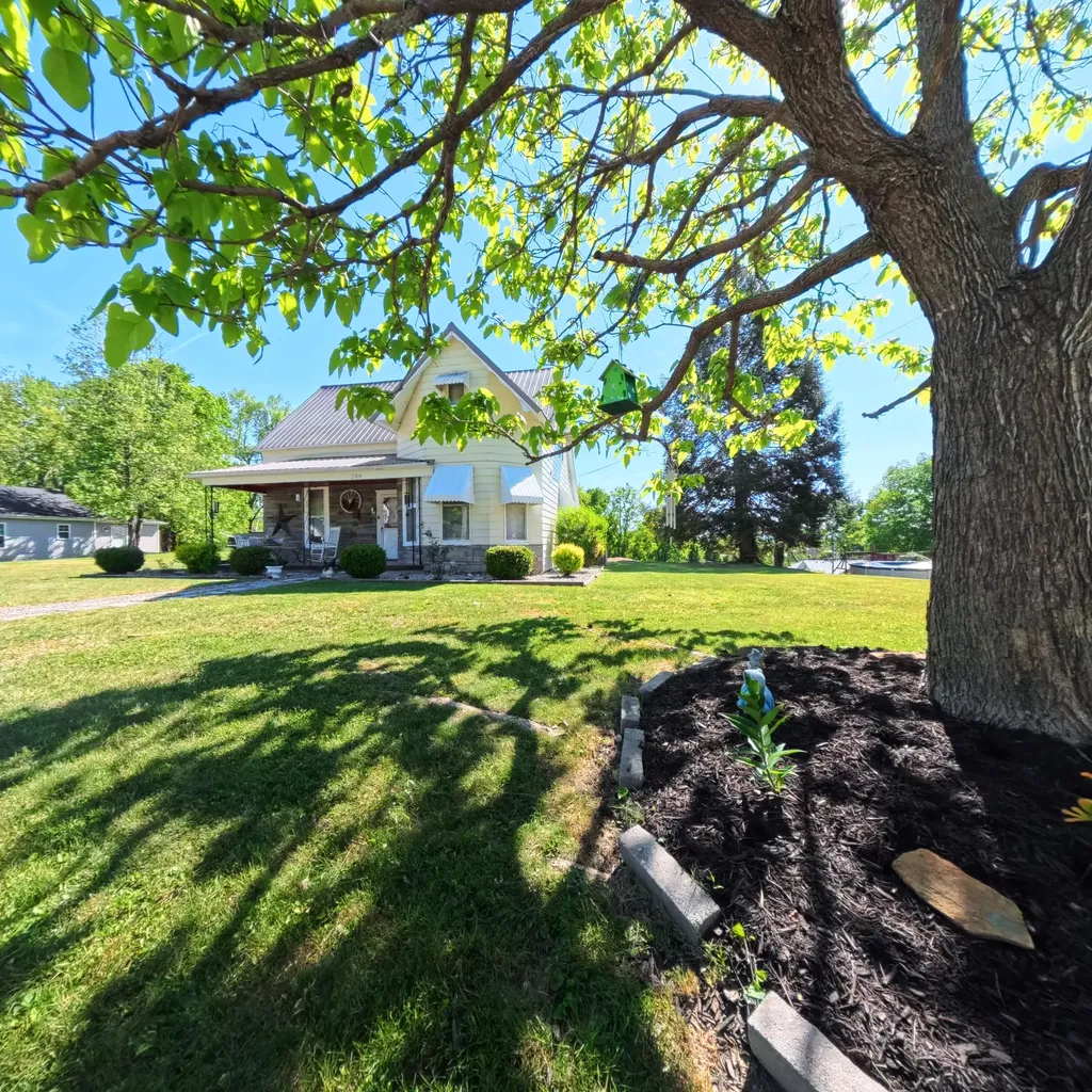 286 Broadway Street Irvine KY 40336