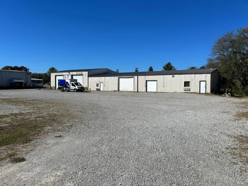 2688 Highway 90 Bronston KY 42518