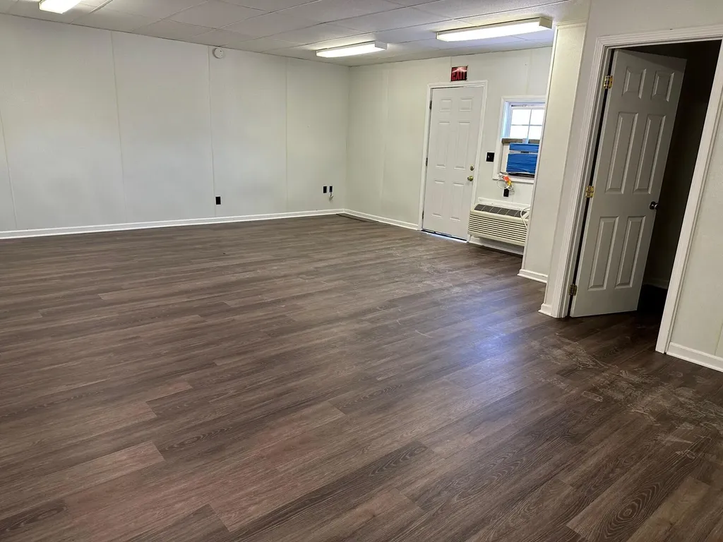2688 Highway 90 Bronston KY 42518