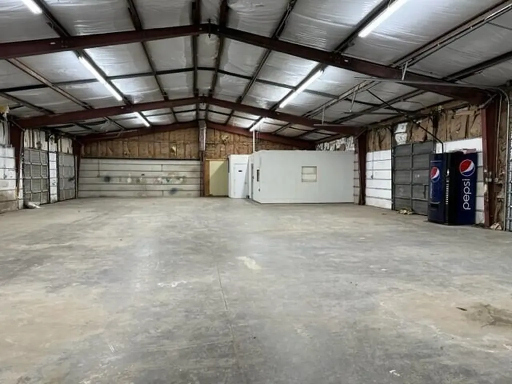 2688 Highway 90 Bronston KY 42518