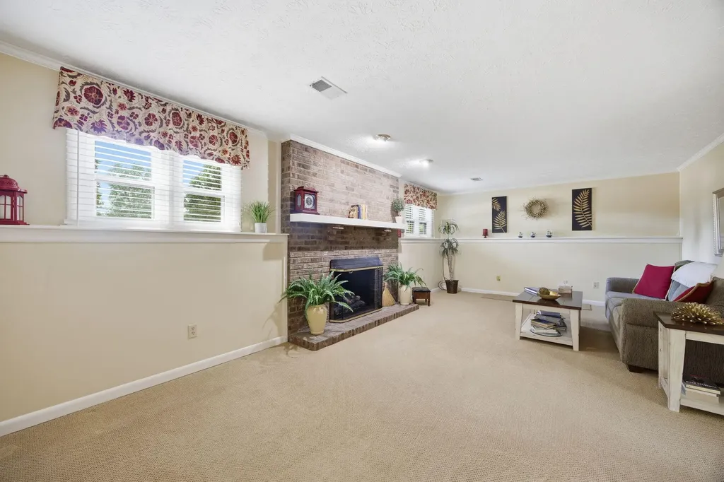 1005 Rain Court Lexington KY 40515